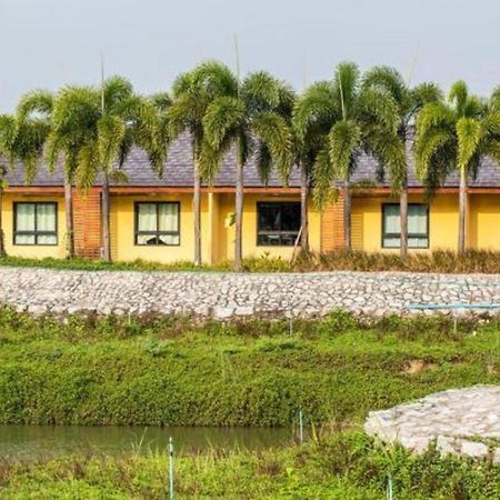 Prew Lom Chom Nam Resort Ban Phan Sadet Nok Bagian luar foto