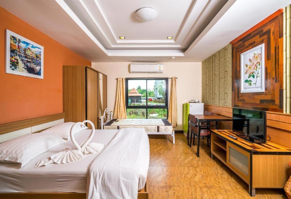 Prew Lom Chom Nam Resort Ban Phan Sadet Nok Bagian luar foto