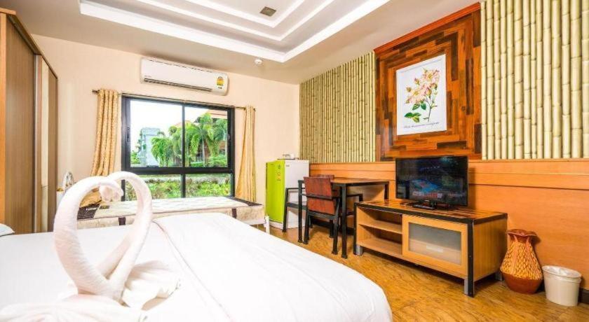 Prew Lom Chom Nam Resort Ban Phan Sadet Nok Bagian luar foto
